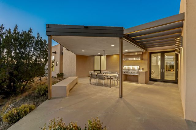 26 Bishops Dome Road, Santa Fe, NM 87506