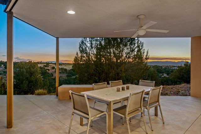 26 Bishops Dome Road, Santa Fe, NM 87506