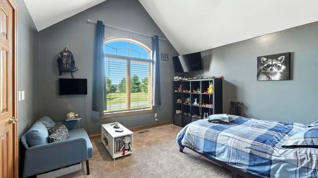 102 Greenhurst Court, Auburn, IN 46706