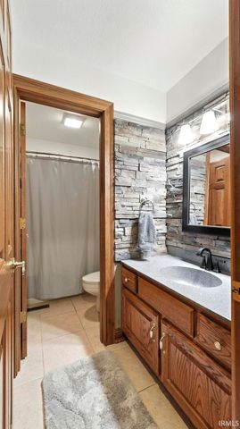 102 Greenhurst Court, Auburn, IN 46706