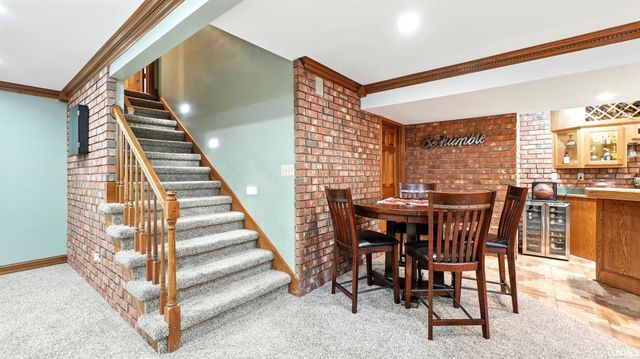 102 Greenhurst Court, Auburn, IN 46706