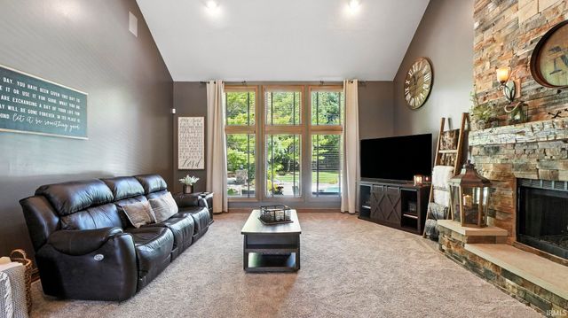 102 Greenhurst Court, Auburn, IN 46706