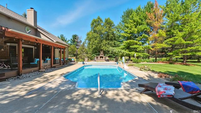 102 Greenhurst Court, Auburn, IN 46706