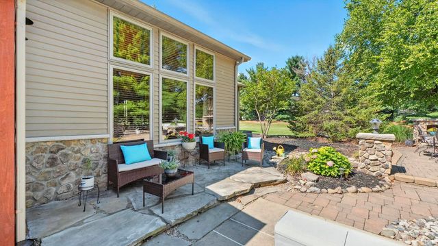 102 Greenhurst Court, Auburn, IN 46706