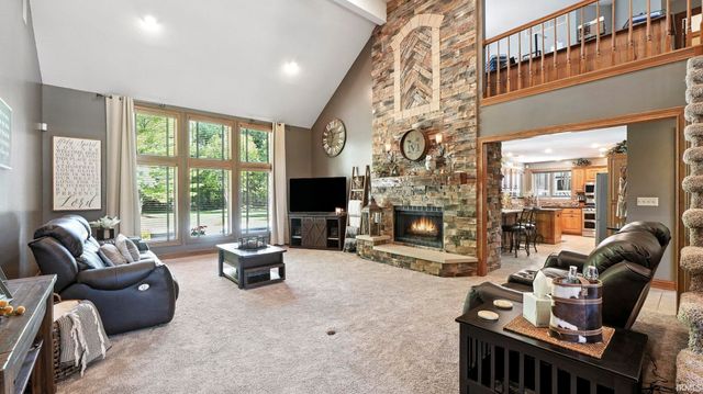 102 Greenhurst Court, Auburn, IN 46706