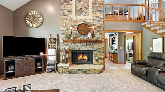 102 Greenhurst Court, Auburn, IN 46706