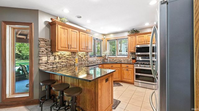 102 Greenhurst Court, Auburn, IN 46706