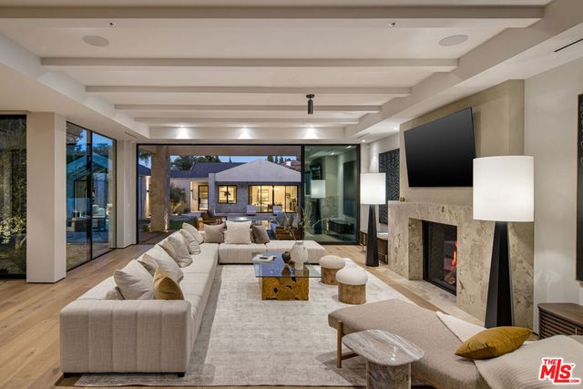 5056 Louise Avenue, Encino, CA 91316