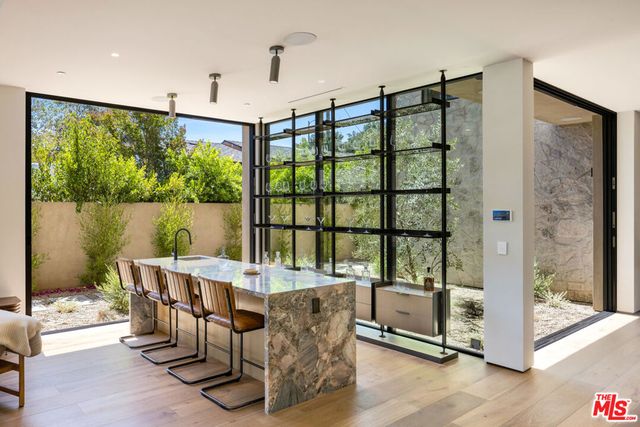 5056 Louise Avenue, Encino, CA 91316