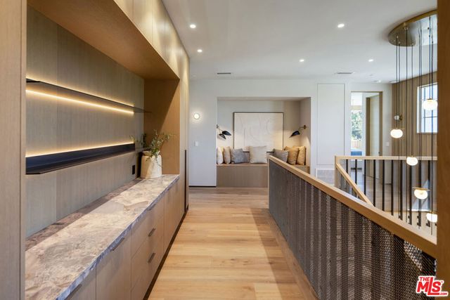 5056 Louise Avenue, Encino, CA 91316