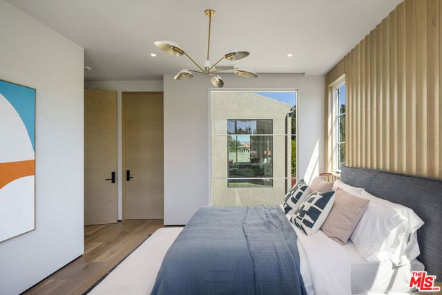 5056 Louise Avenue, Encino, CA 91316