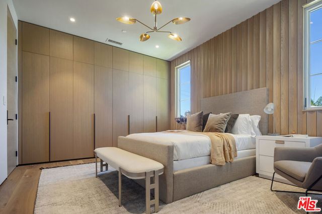 5056 Louise Avenue, Encino, CA 91316