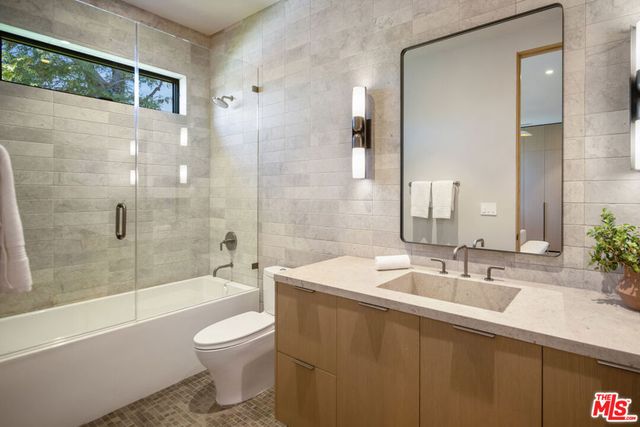 5056 Louise Avenue, Encino, CA 91316