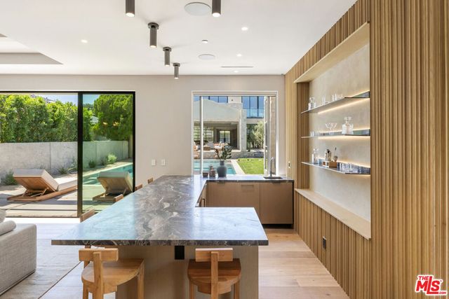 5056 Louise Avenue, Encino, CA 91316