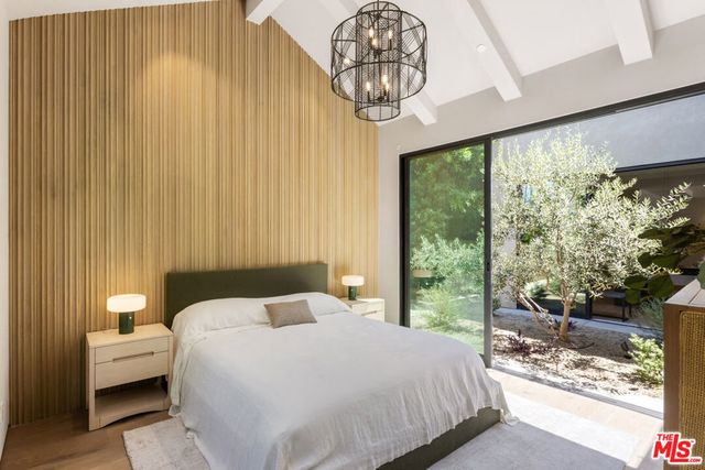 5056 Louise Avenue, Encino, CA 91316