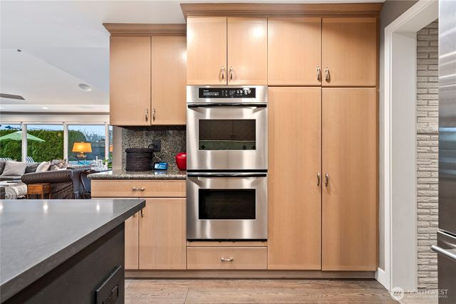 9829 Hilltop Road, Bellevue, WA 98004