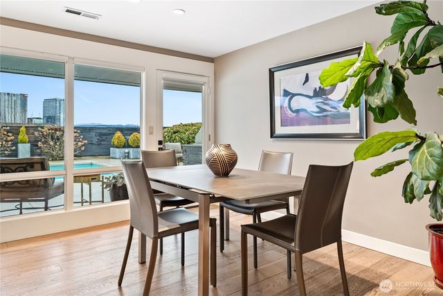 9829 Hilltop Road, Bellevue, WA 98004