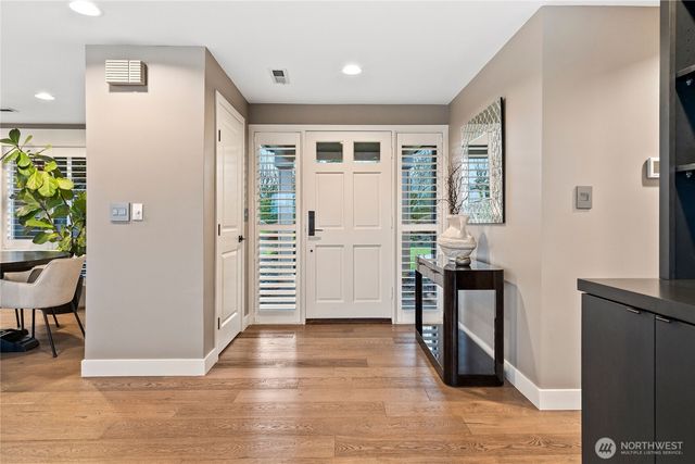 9829 Hilltop Road, Bellevue, WA 98004