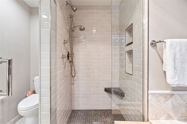 9829 Hilltop Road, Bellevue, WA 98004