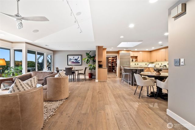 9829 Hilltop Road, Bellevue, WA 98004