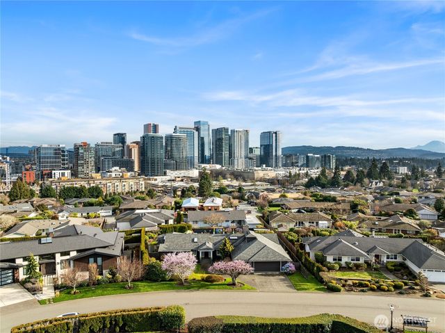 9829 Hilltop Road, Bellevue, WA 98004