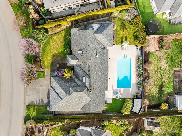 9829 Hilltop Road, Bellevue, WA 98004