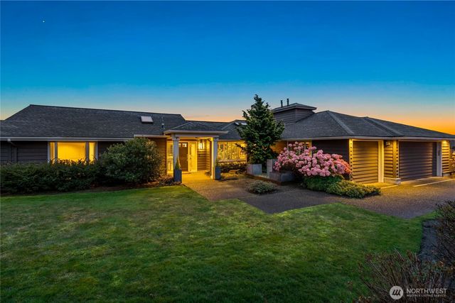 9829 Hilltop Road, Bellevue, WA 98004
