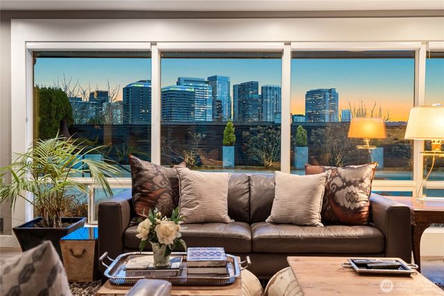 9829 Hilltop Road, Bellevue, WA 98004