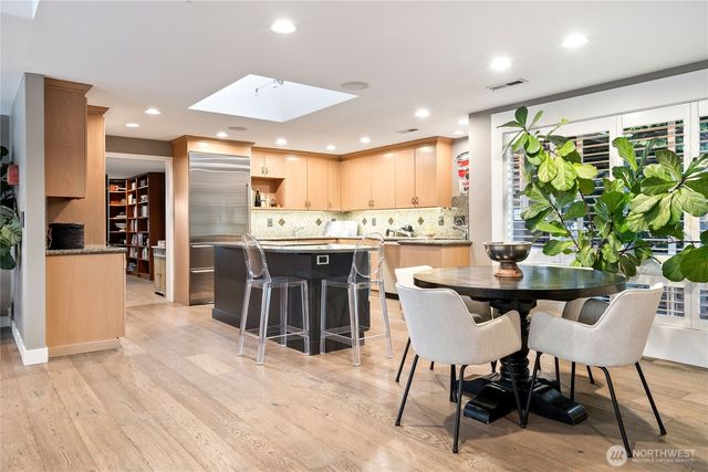 9829 Hilltop Road, Bellevue, WA 98004