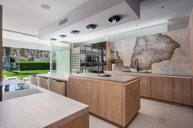 205 Desert Lakes Drive, Palm Springs, CA 92264