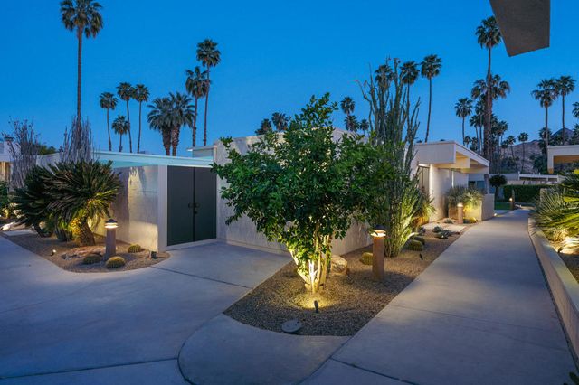 205 Desert Lakes Drive, Palm Springs, CA 92264