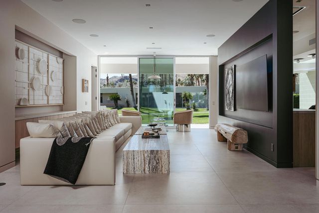 205 Desert Lakes Drive, Palm Springs, CA 92264