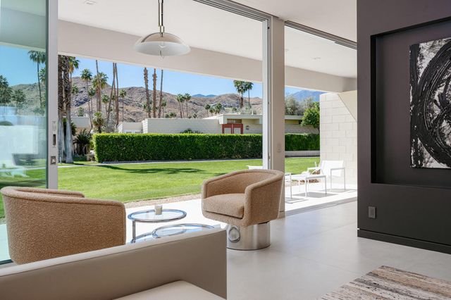 205 Desert Lakes Drive, Palm Springs, CA 92264