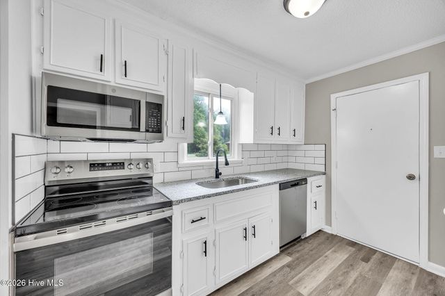 503 Rollingwood Drive, Dudley, NC 28333
