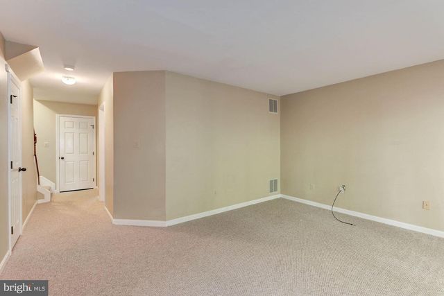 1264 QUAKER HILL DR, Alexandria, VA 22314