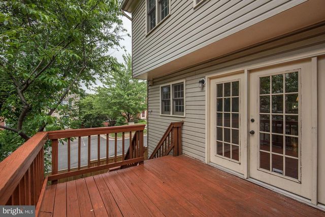 1264 QUAKER HILL DR, Alexandria, VA 22314