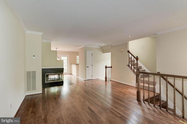 1264 QUAKER HILL DR, Alexandria, VA 22314