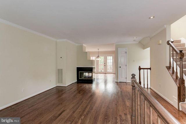 1264 QUAKER HILL DR, Alexandria, VA 22314