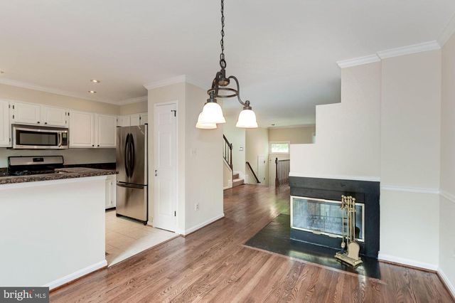 1264 QUAKER HILL DR, Alexandria, VA 22314