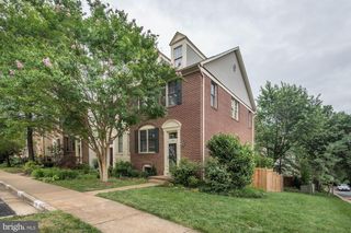 1264 QUAKER HILL DR, Alexandria, VA 22314