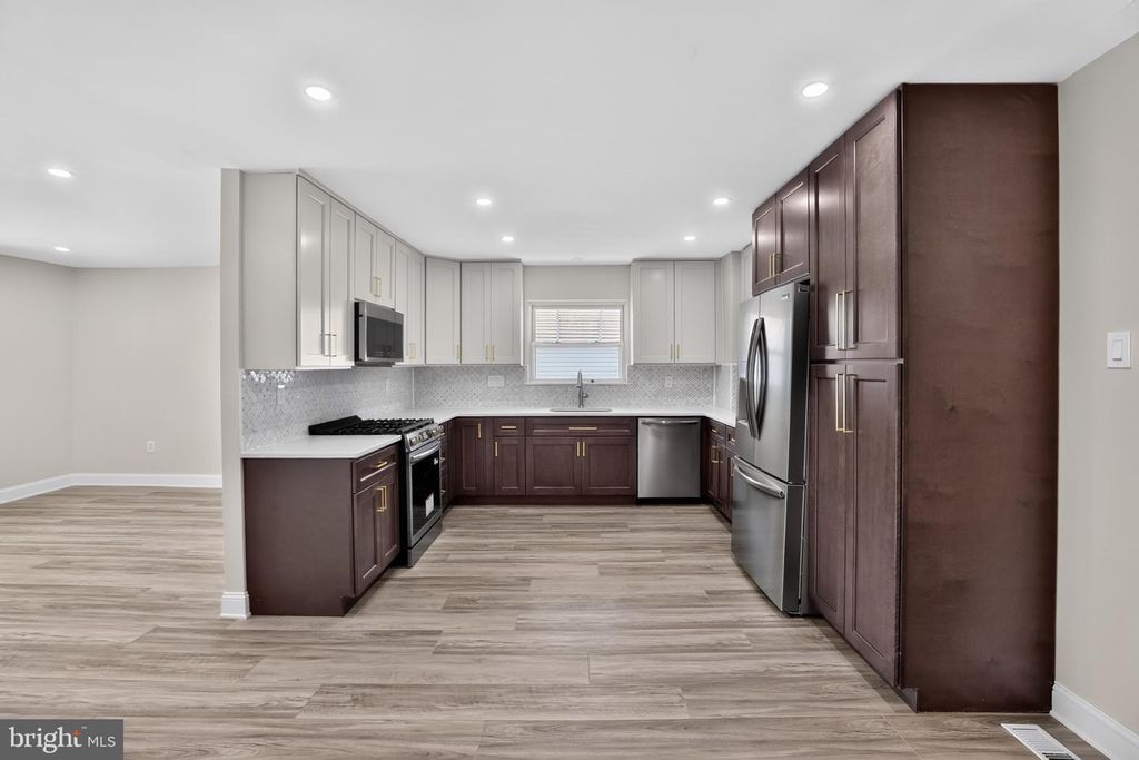 9312 EDMUND ST, Philadelphia, PA 19114