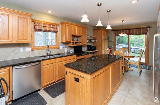 2718 Emma Avenue, Des Moines, IA 50321