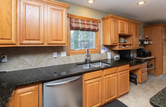 2718 Emma Avenue, Des Moines, IA 50321