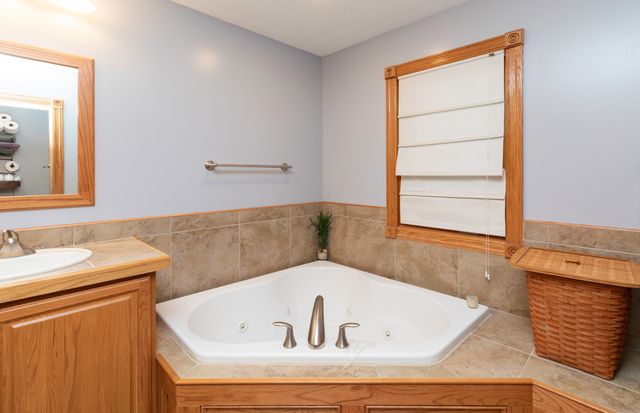 2718 Emma Avenue, Des Moines, IA 50321