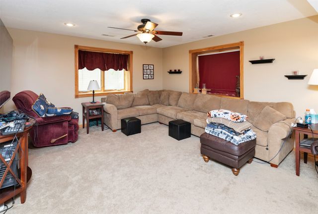 2718 Emma Avenue, Des Moines, IA 50321
