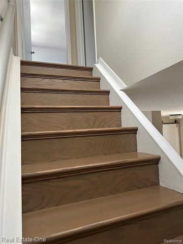 410 Willow Grove Lane, Rochester Hills, MI 48307