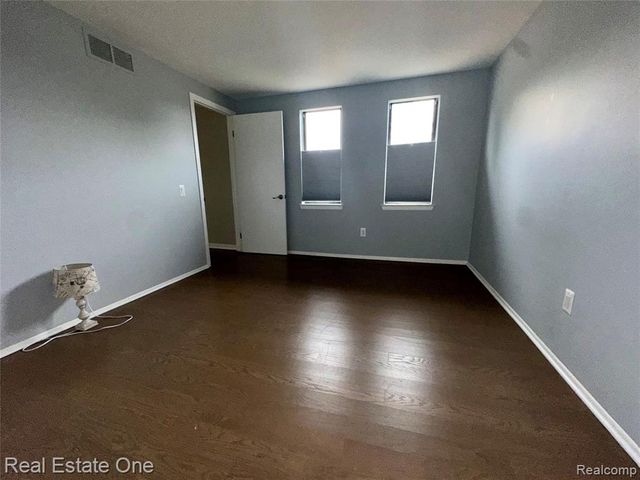 410 Willow Grove Lane, Rochester Hills, MI 48307