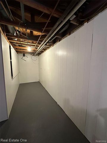 410 Willow Grove Lane, Rochester Hills, MI 48307