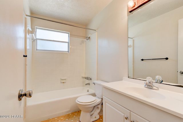 712 Lucerne Circle, Ormond Beach, FL 32174