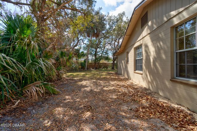 712 Lucerne Circle, Ormond Beach, FL 32174